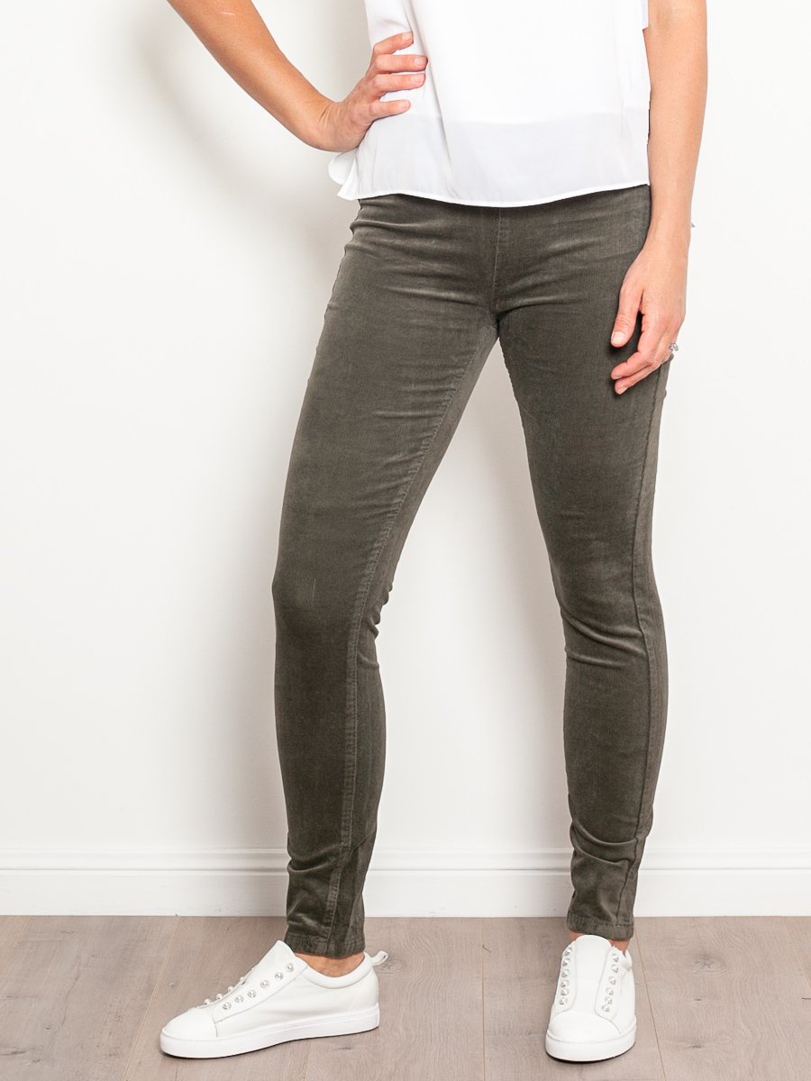 Vassalli Fine Skinny Corduroy Pull On Pant