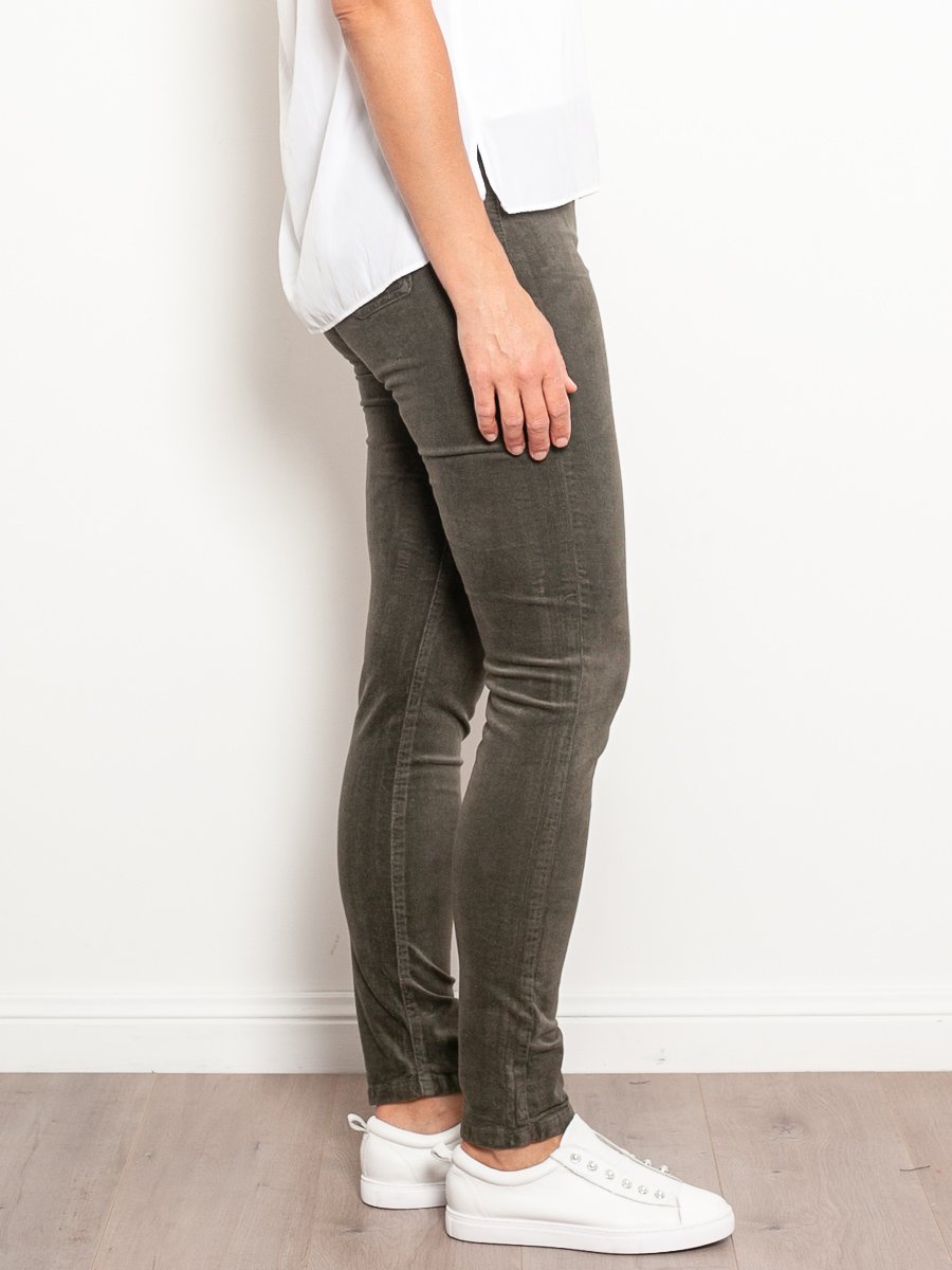 Vassalli Fine Skinny Corduroy Pull On Pant