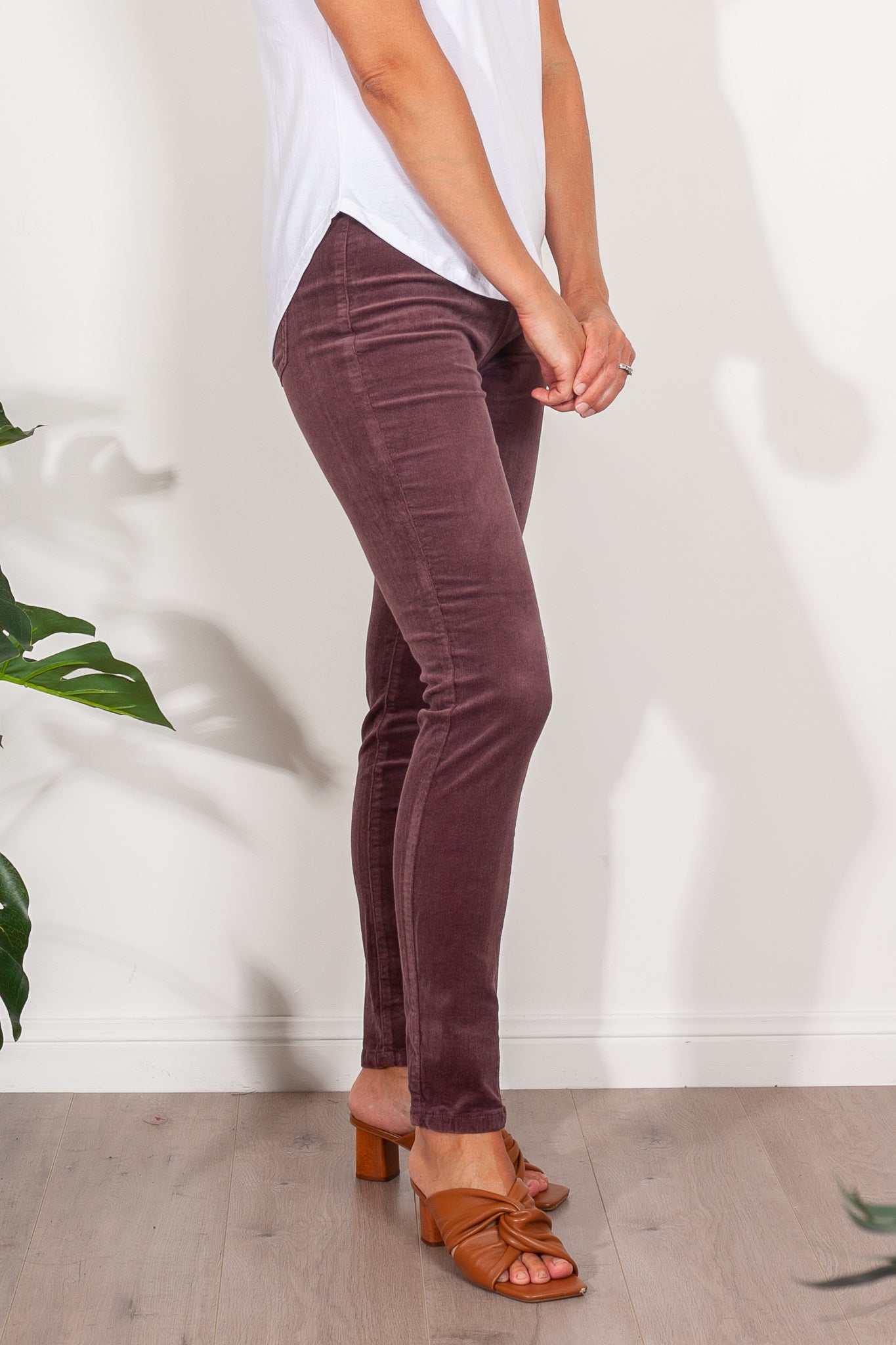 Vassalli Fine Skinny Corduroy Pull On Pant