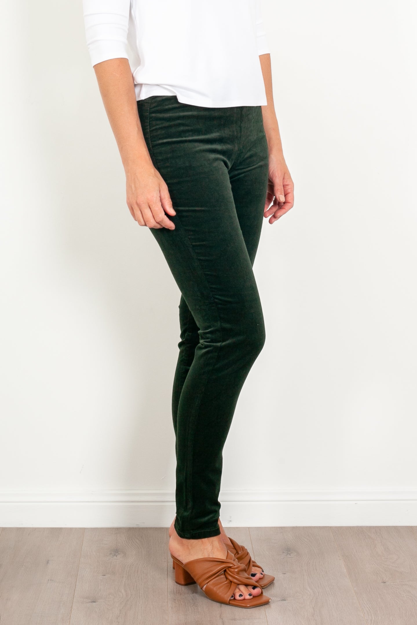 Vassalli Fine Skinny Corduroy Pull On Pant