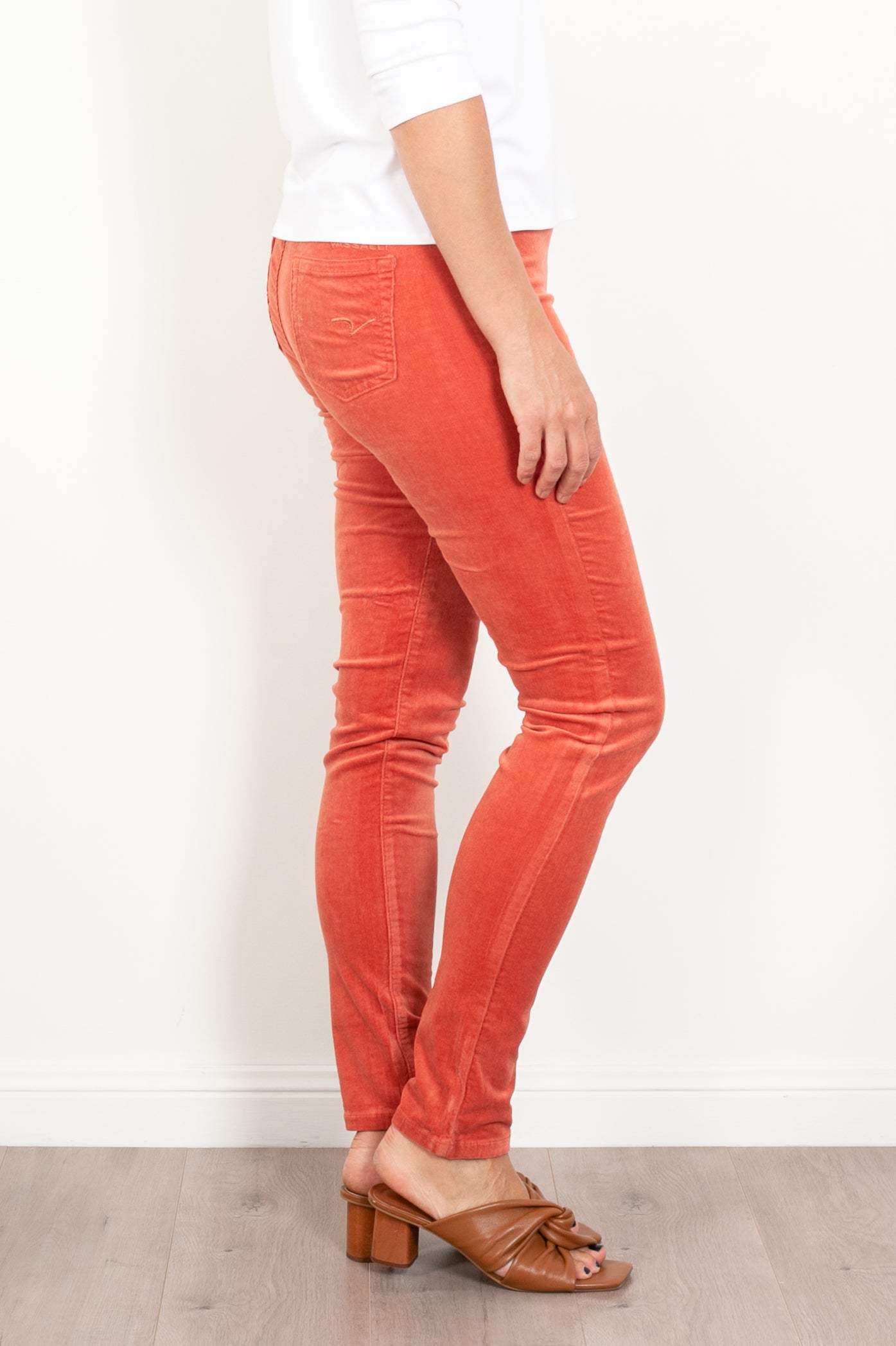 Vassalli Fine Skinny Corduroy Pull On Pant