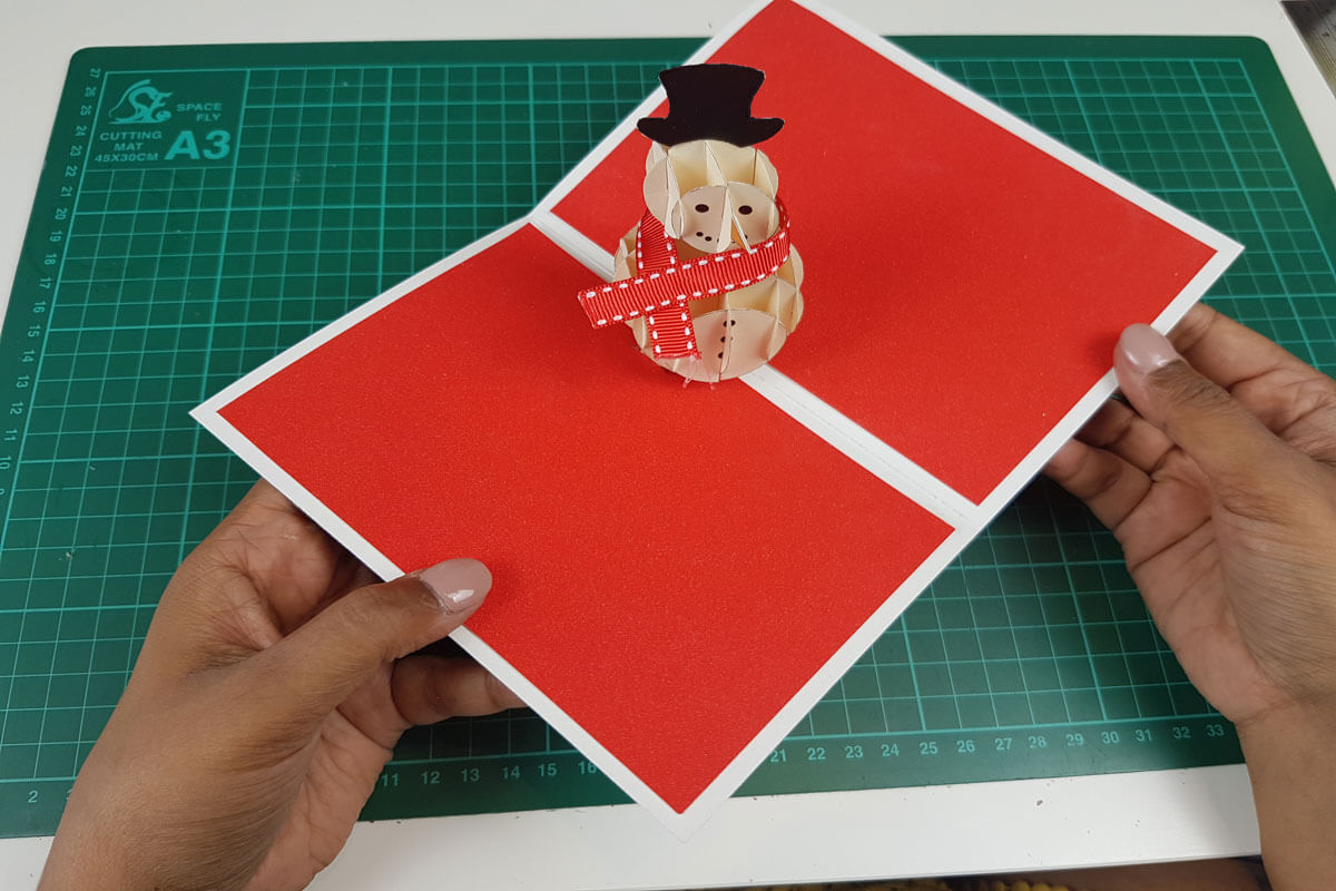 How To Make a 3D Christmas Pop Up Card - picture of finished snowman card