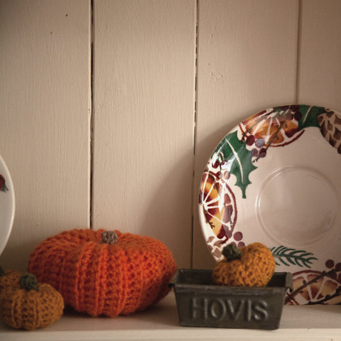 crochet pumpkins, emma bridgewater christmas wreath, mini hovis tin, bramble and fox