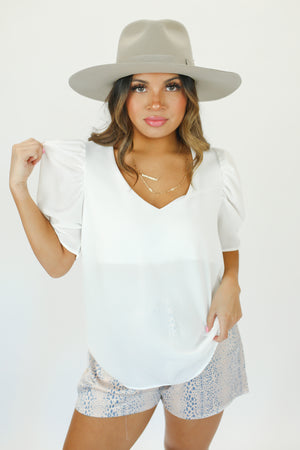 City Vibes Shift Top In White