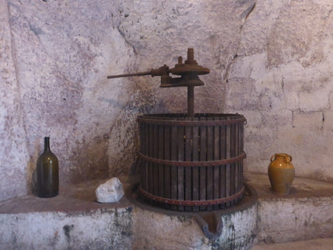 Antichi strumenti di vinificazione Cantine Di Marzo