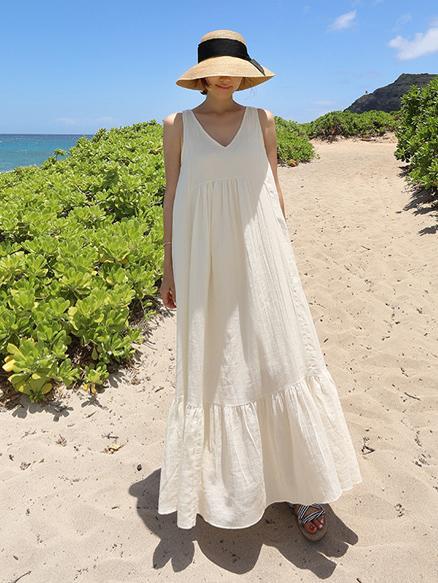 white loose dress