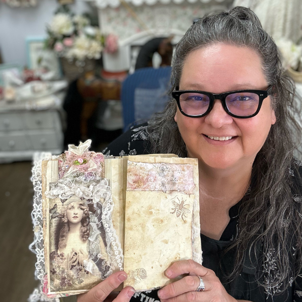 Junk Journal Series EP. 4 – The Crafty DIYer