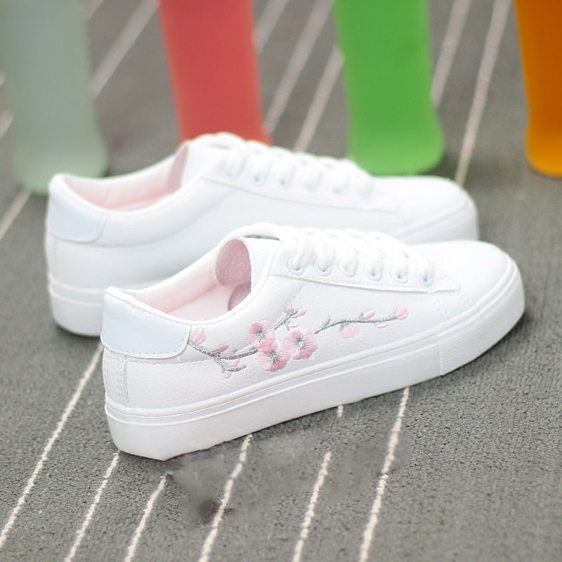 White Casual Sneakers Flats Women 