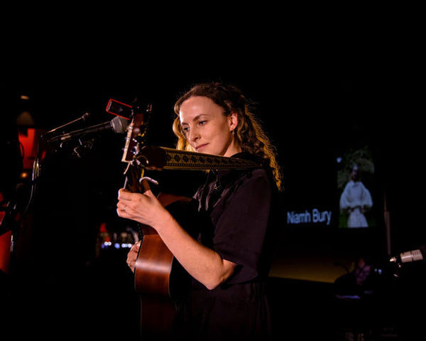 London Irish Centre Gala Dinner Stephen Whalley Live Painting in London with musician Niamh Bury