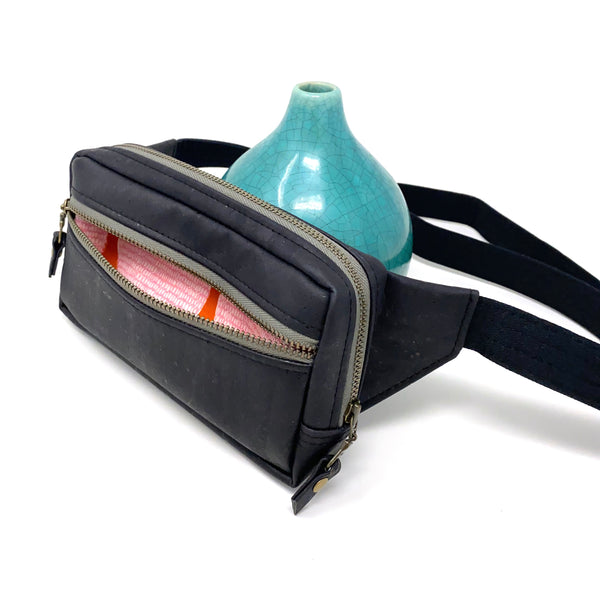 Fanny Pack Sustainable Black Cork