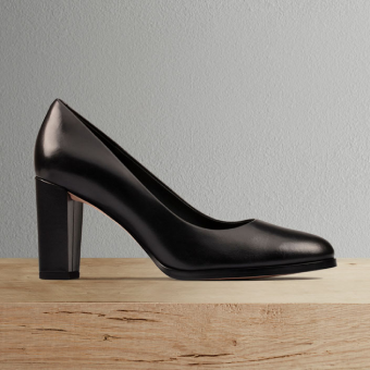 clarks shoes black pumps