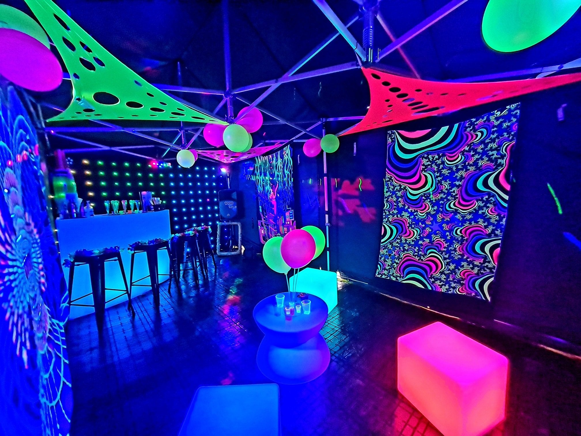 uv stretch decor