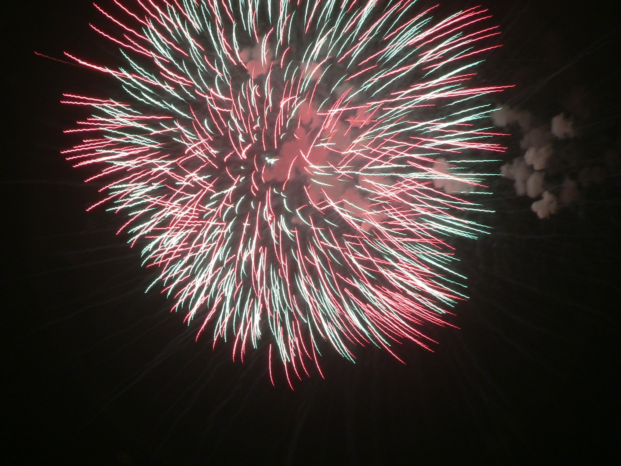 Freedom Festival Fireworks over Hull — Epic Fireworks