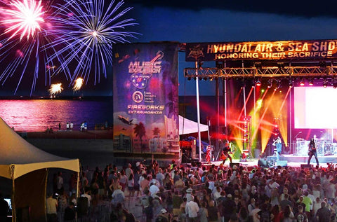 Big and Rich Perform to close out the show to Veterans Florida Fireworks 