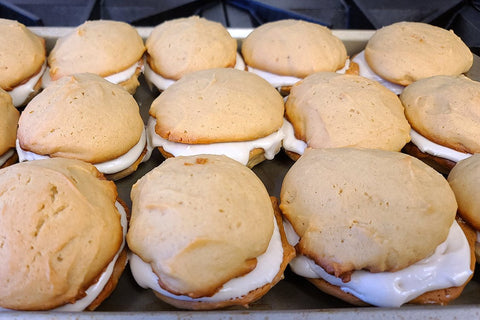 Plateful of my best whoopie pies made with maple syrup and maple cream.