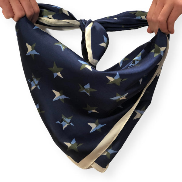 Pañuelo Estrellas Azul 70x70 cms. – Avidae