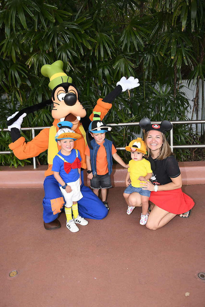 Alyssa and family with goofy