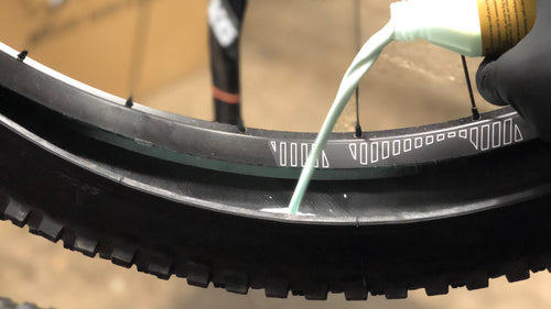 Setting up tubeless tyres