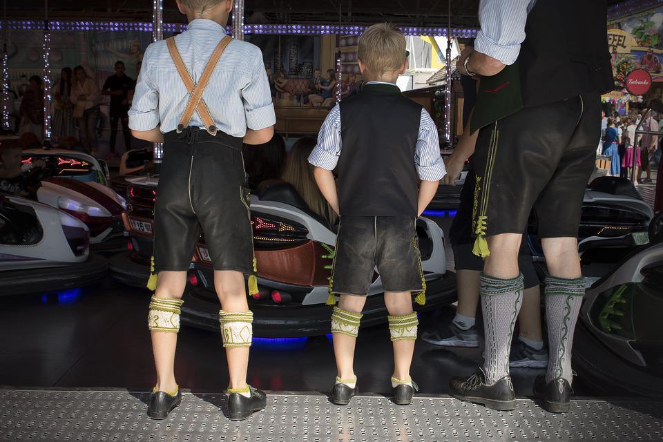 Lederhosen accessories