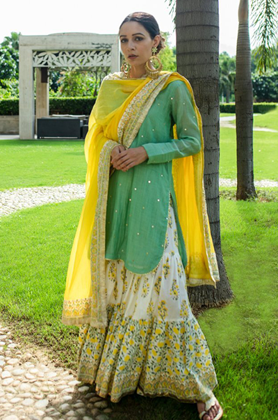 Keerthi Suresh in CHAAND GREEN YELLOW JAAL & BOOTI BLOCK PRINTED SHARA ...