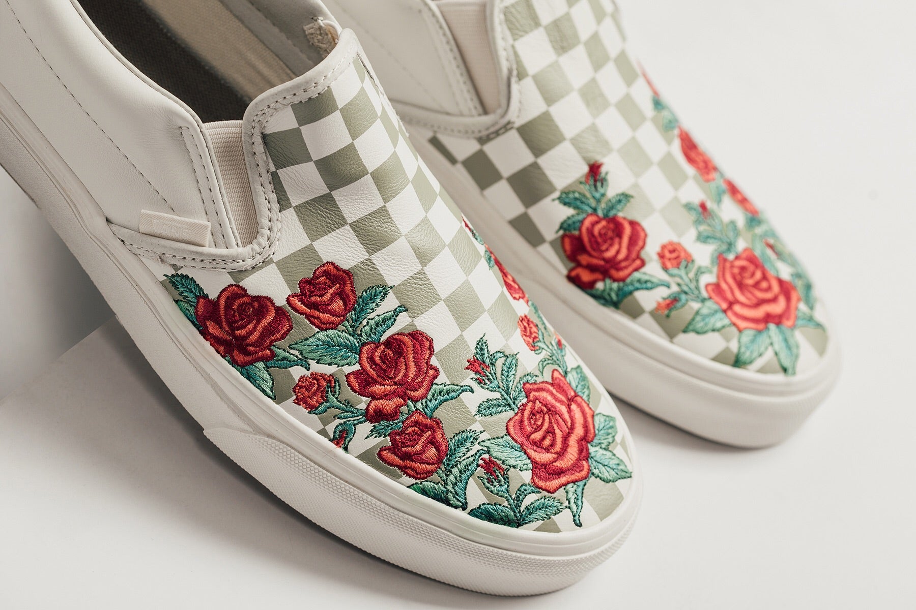 vans rose embroidery slip-on dx