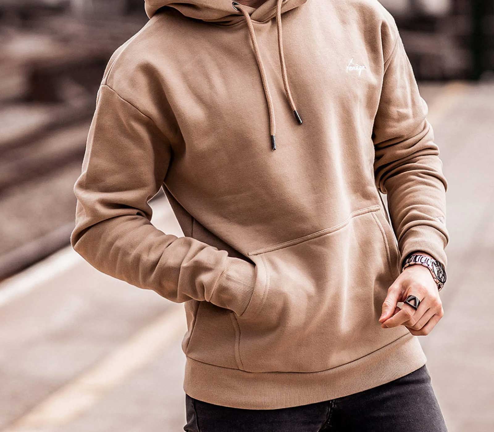 Introducir 67+ imagen outfit con sudadera hombre