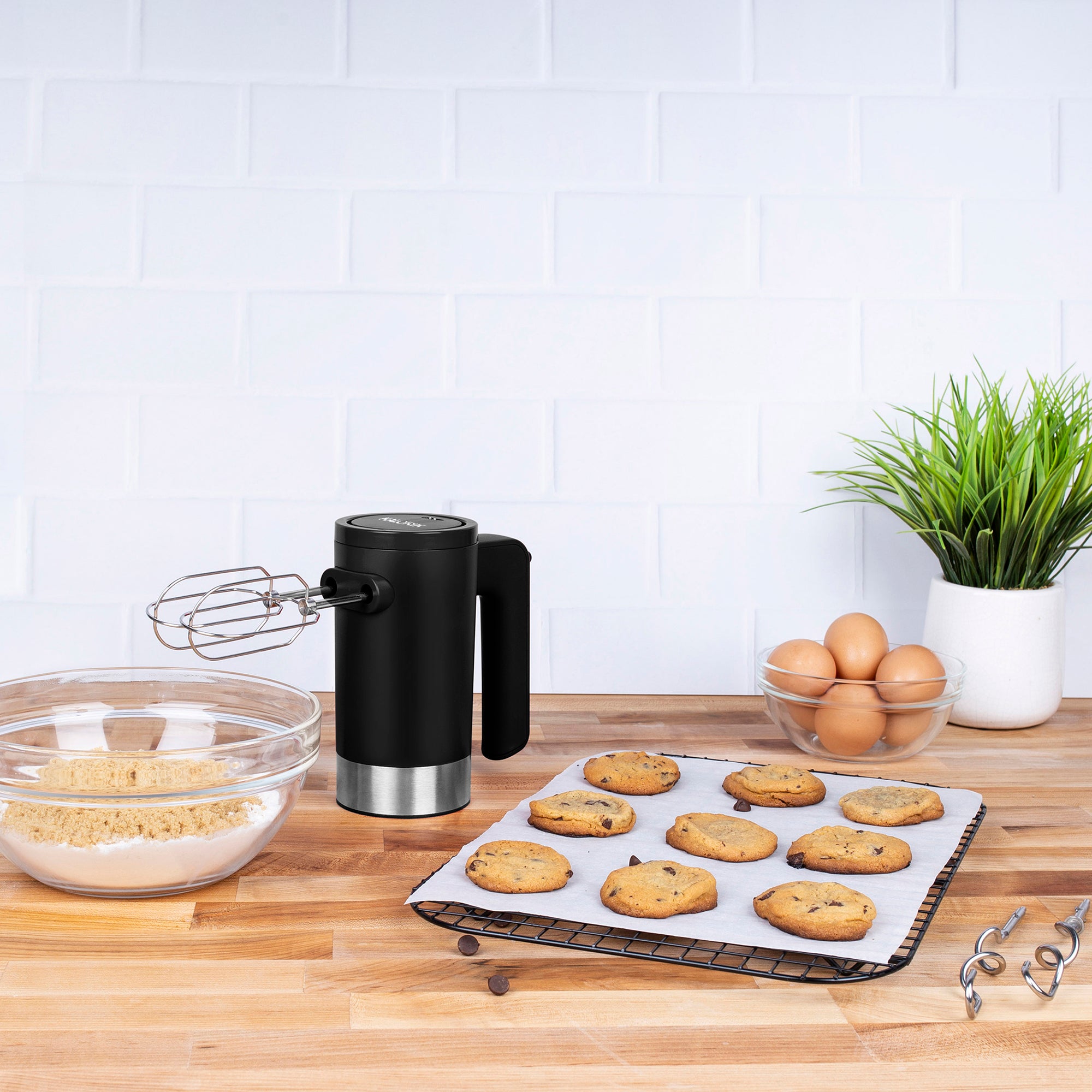 Kalorik Electric Cordless Hand Mixer with Chocolate Chip Cookies