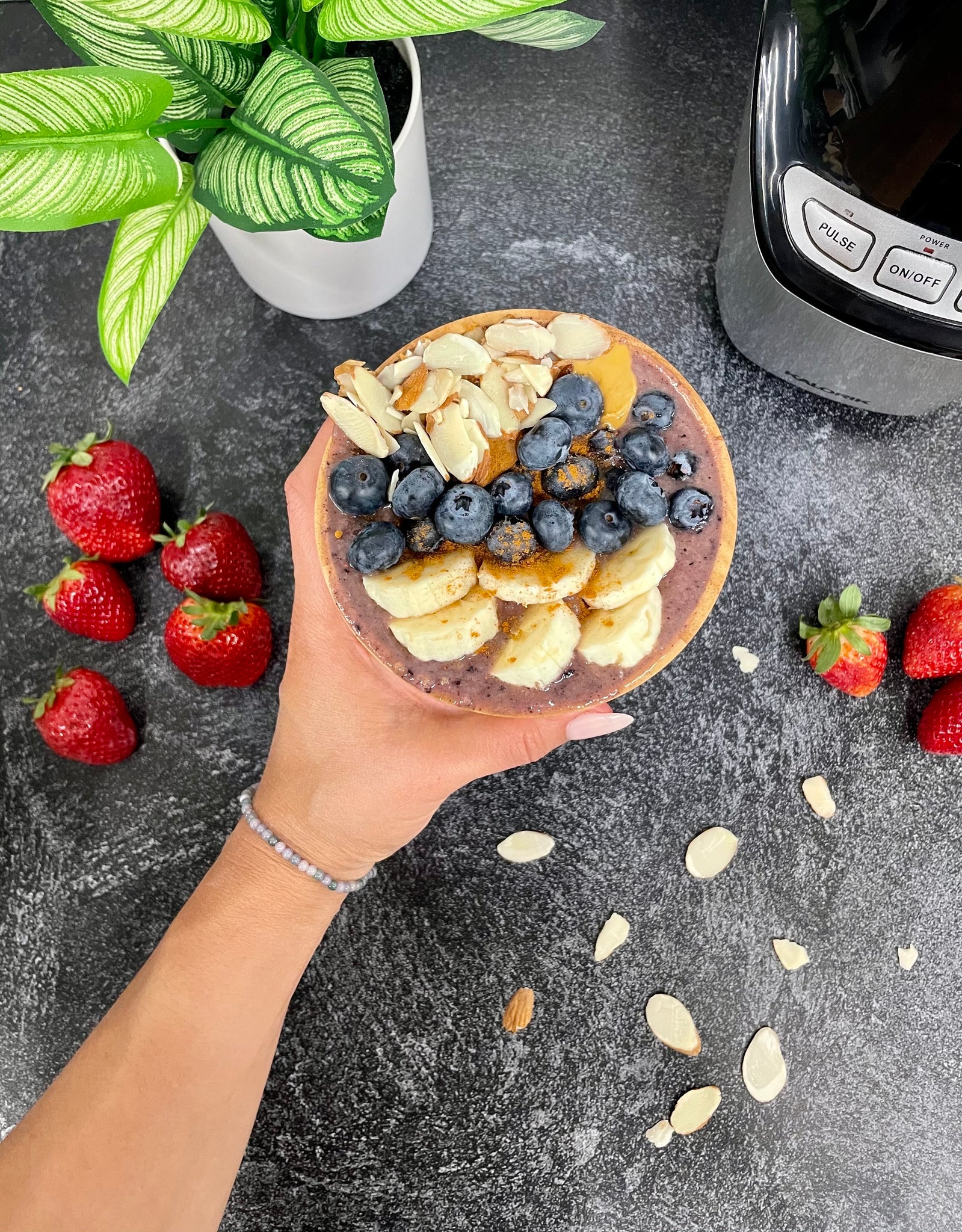 Acai Smoothie Bowl in the Kalorik Nutrition Blender