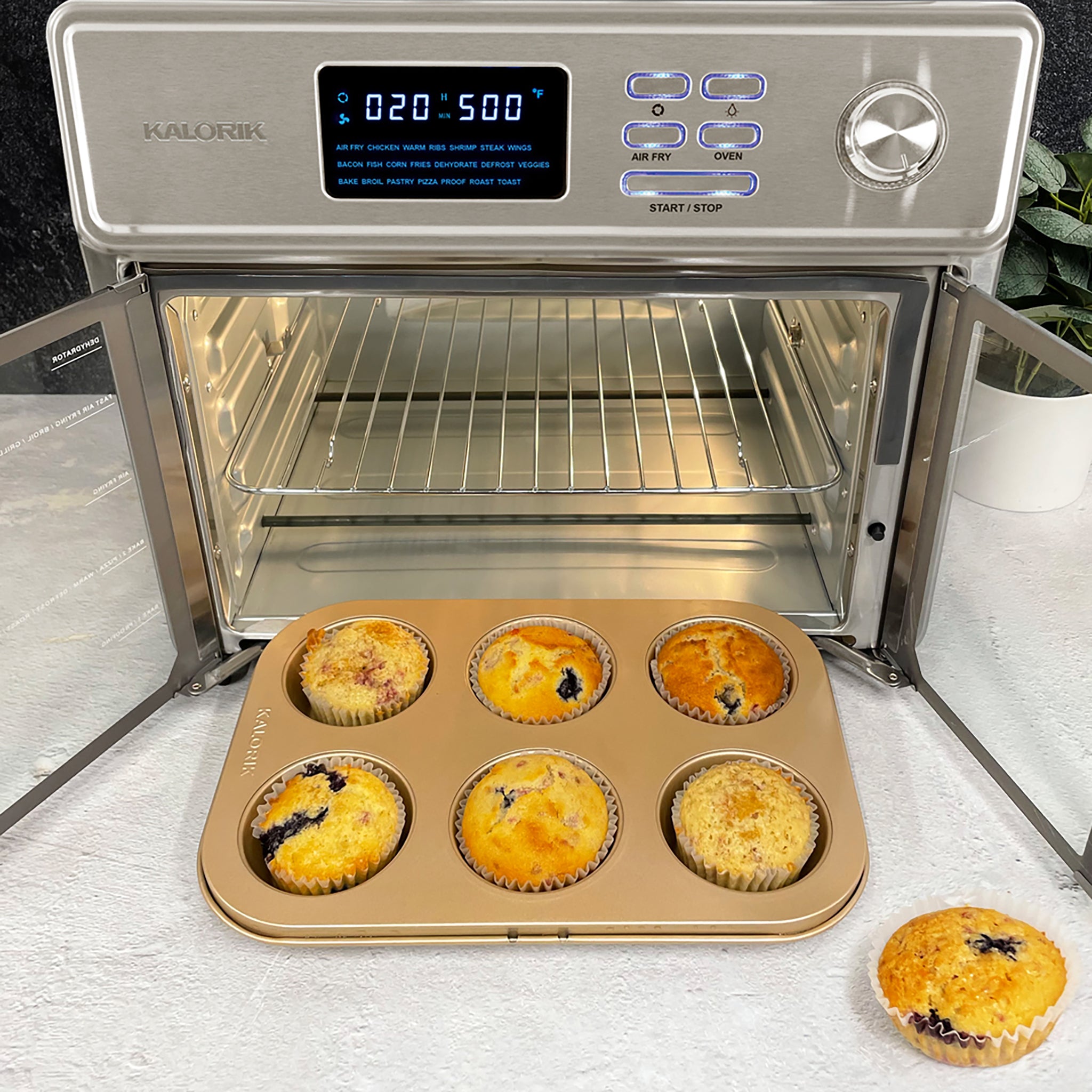 Blueberry muffins in the Kalorik MAXX Air Fryer Oven