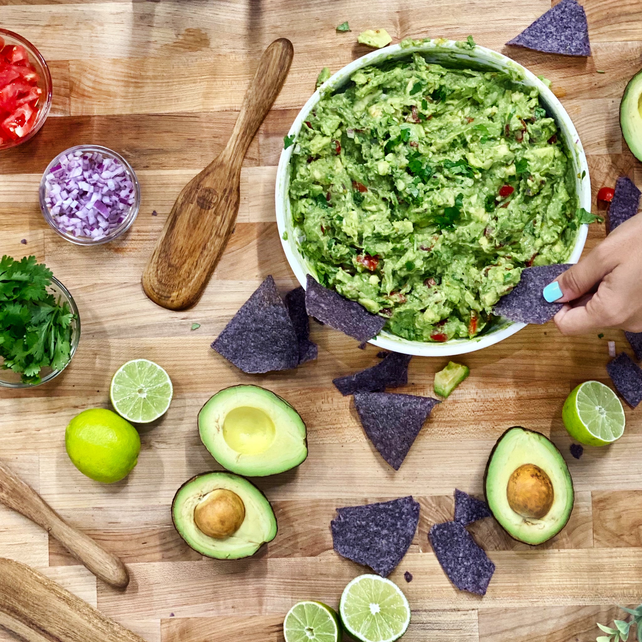 Fresh Guacamole with the Kalorik Mad Hungry 4-Piece Spurtle Set