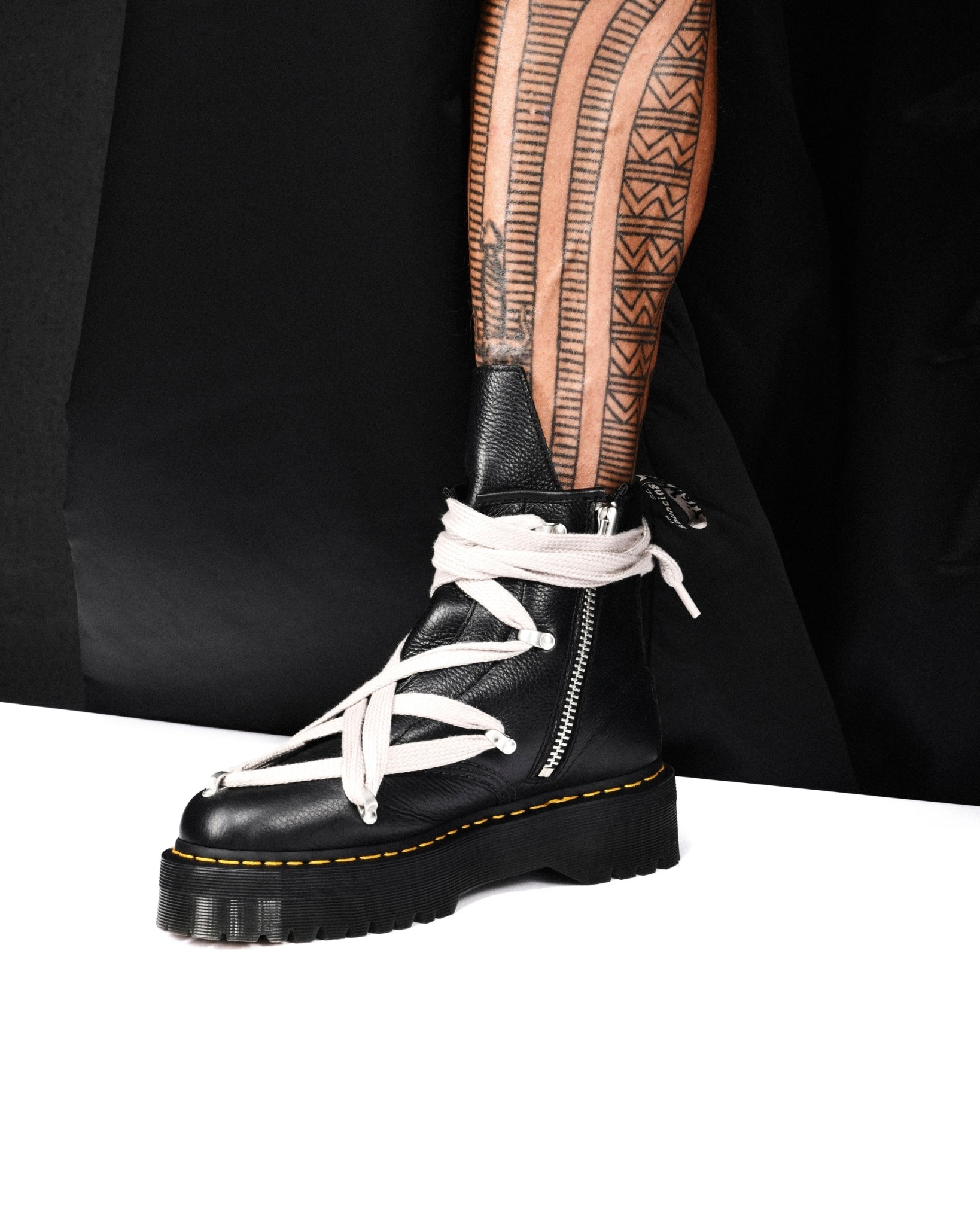 新品 DR. MARTENS X RICK OWENS ブーツ - 靴