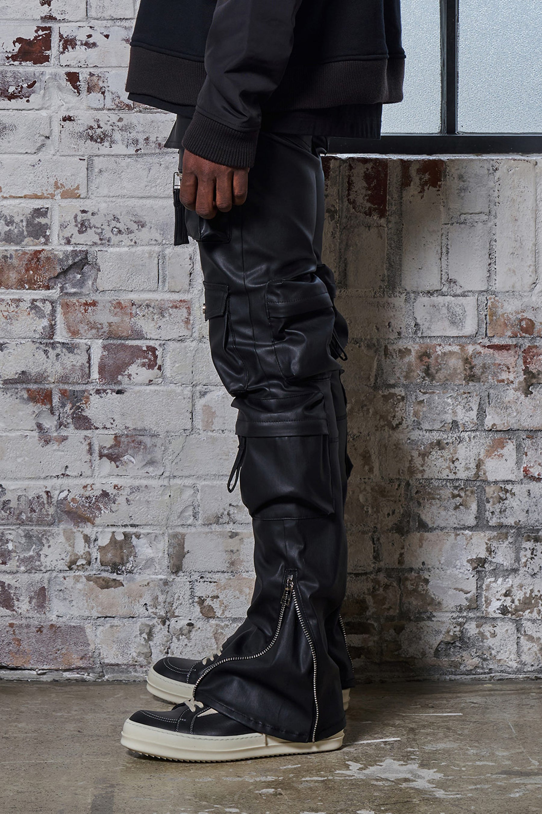 TYPE-2 PARACHUTE SLIM CARGO PANTS / BLK