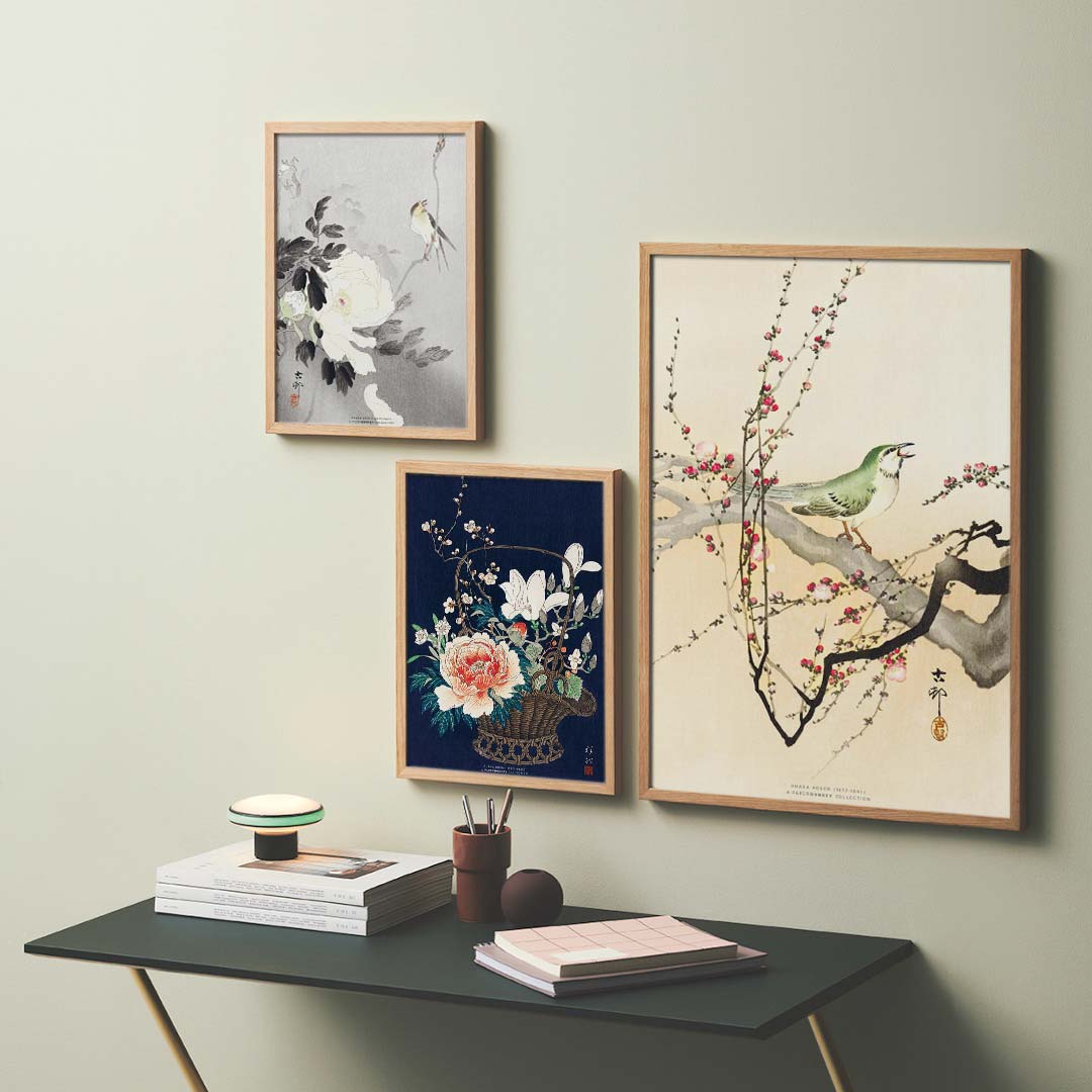 En flot billedvæg med japanske plakater