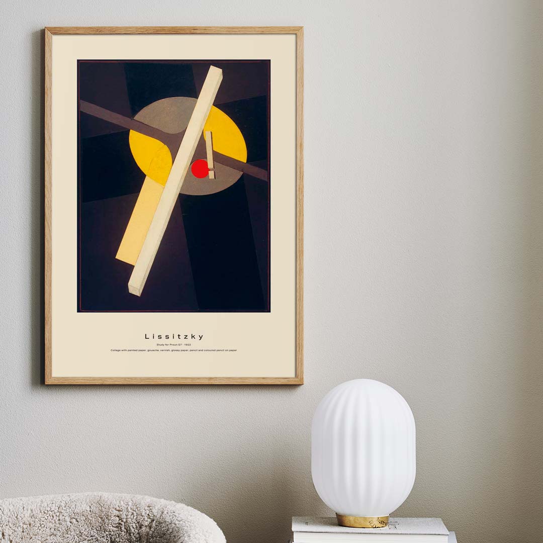 Et billede af El Lissitzky hænger på en lys væg