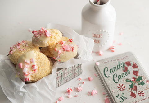 white chocolate chip dipped peppermint cookies