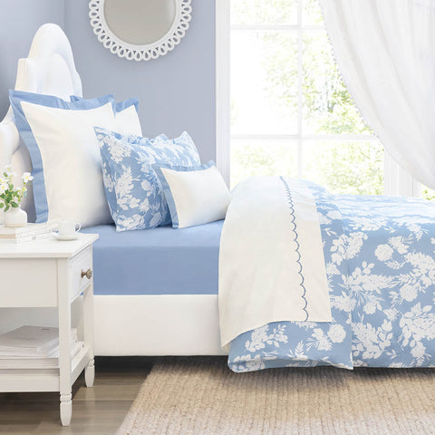 https://cdn.shopify.com/s/files/1/0093/5372/products/Madison_Cornflower_Blue_Duvet_Cover_Side_Glam_large.jpg?v=1673306230