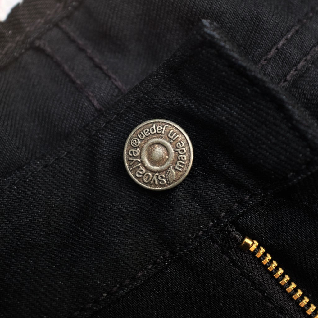 blue jeans button