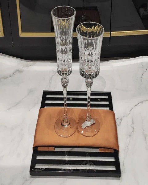 https://cdn.shopify.com/s/files/1/0093/6643/7985/files/Champagne_Flute.jpg?v=1696573190