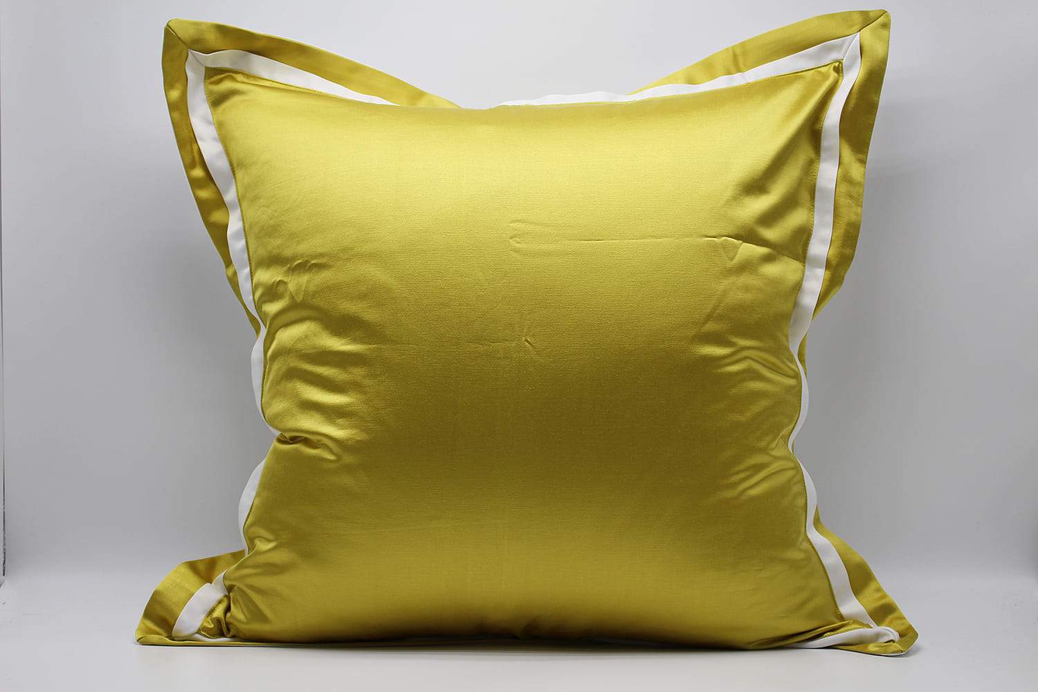 Luxury pillow : buy luxury aramani pillow set in India