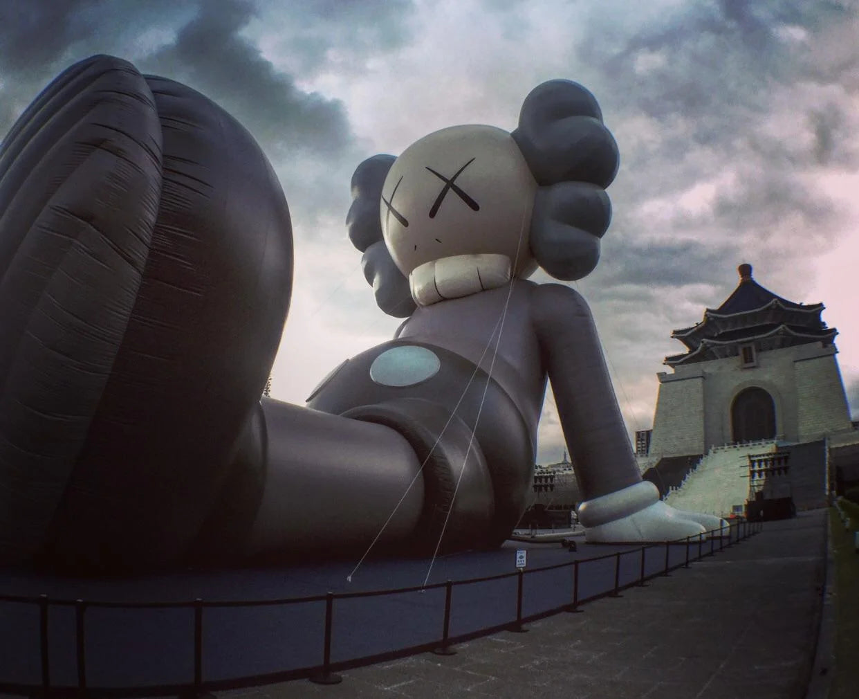 KAWS | Magazine | P55.ART