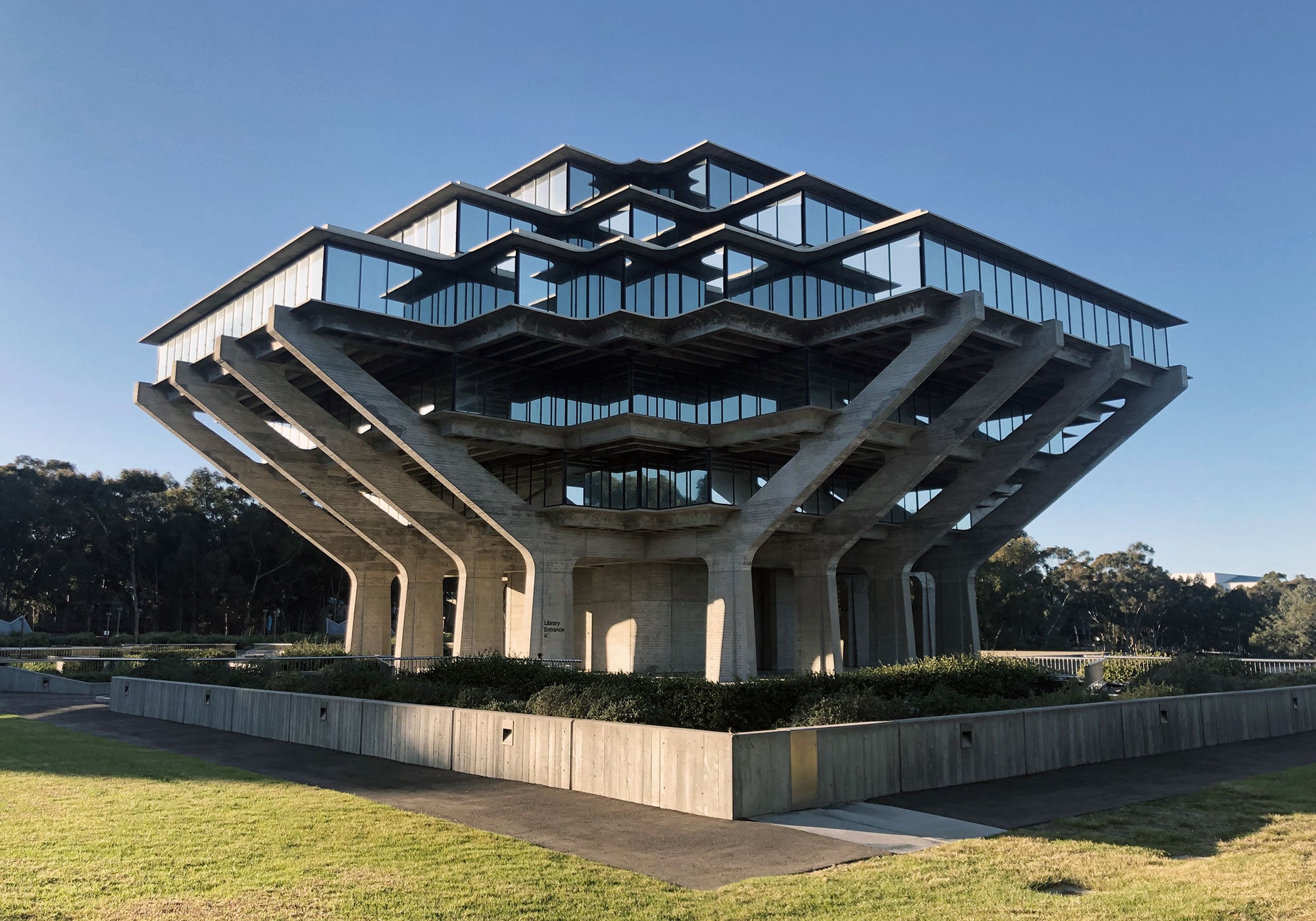 Geisel Library | Magazine | P55.ART