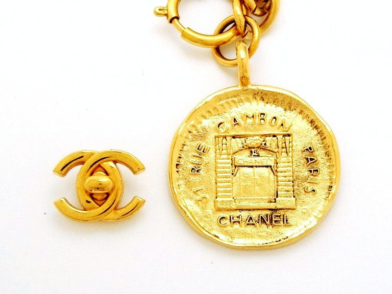 Vintage Chanel bracelet 31 Rue Cambon medal | Vintage Five