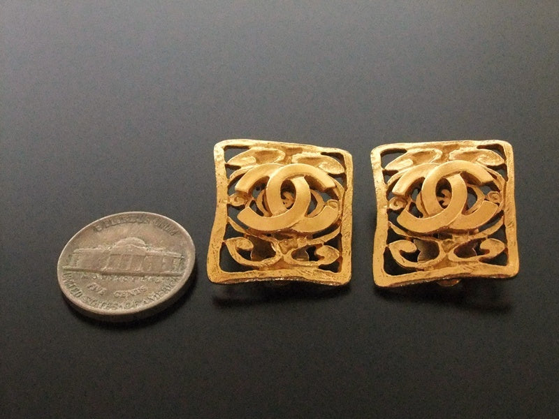 Authentic vintage Chanel earrings gold CC quad | Vintage Five