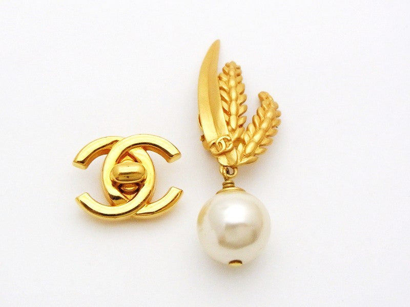 CHANEL PreOwned 1995 Dangle CC Earrings  Farfetch