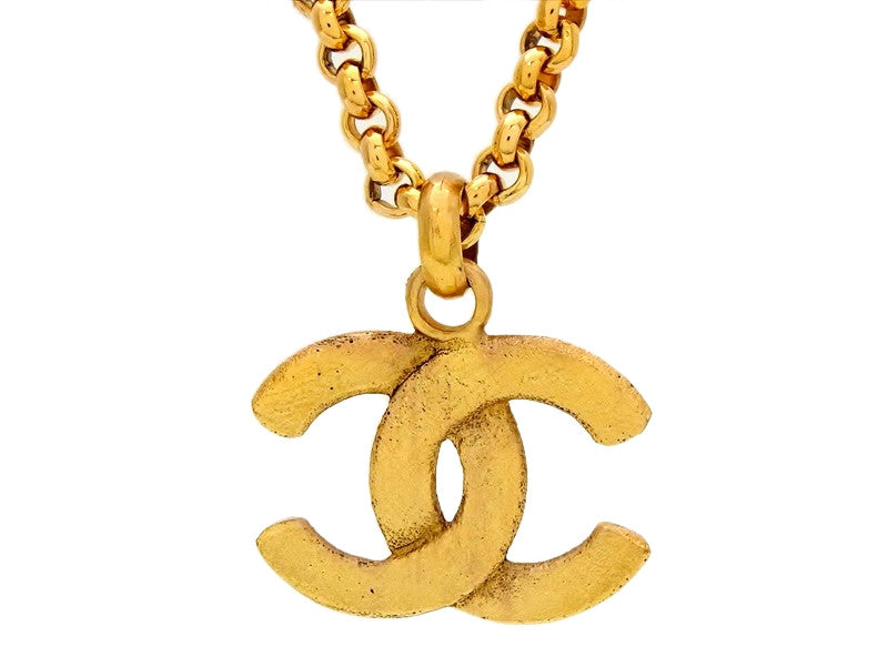 Vintage Chanel necklace CC logo pendant | Vintage Five