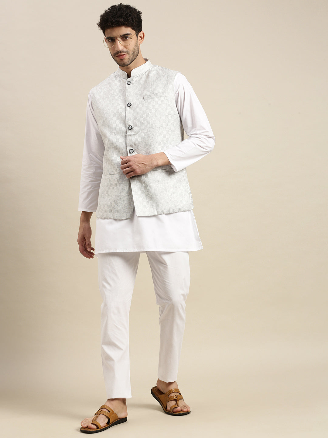 Men's Maroon Ethnic Motifs Kurta with Pyjamas & Nehru Jacket