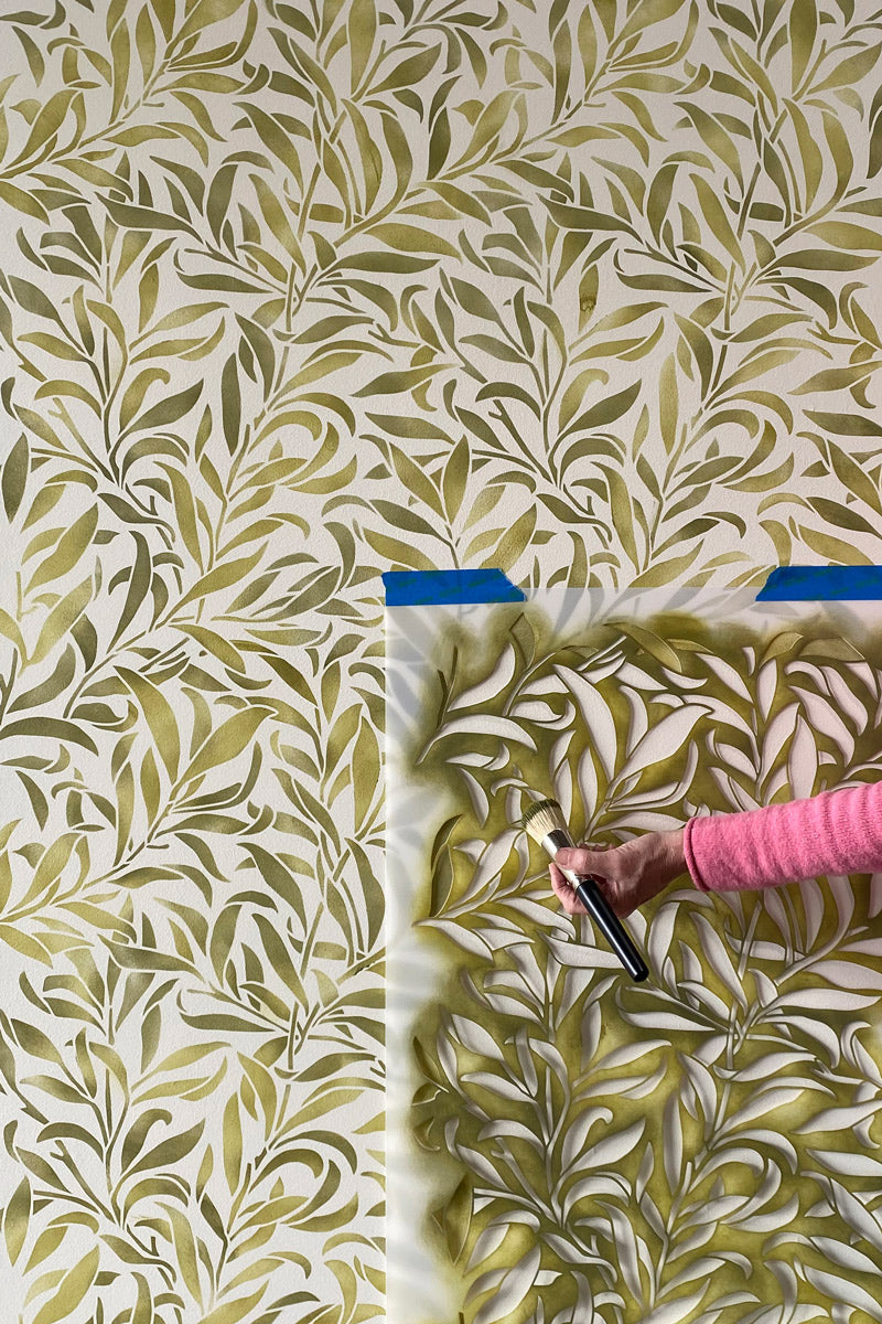 How to stencil and accent wall with gorgeous stenciling pattern