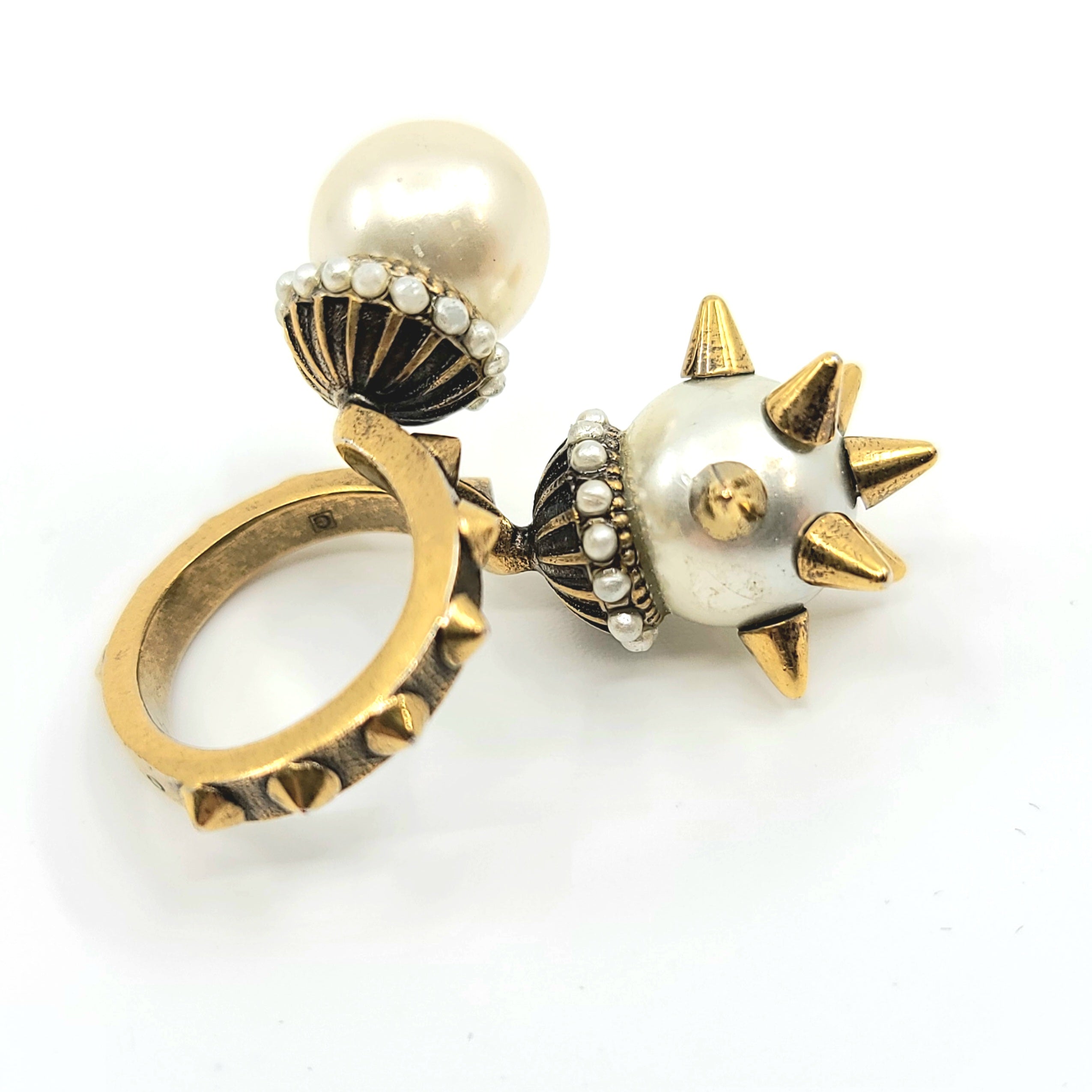 NEW GUCCI RING WITH DOUBLE GLASS PEARLS & SPIKES – 