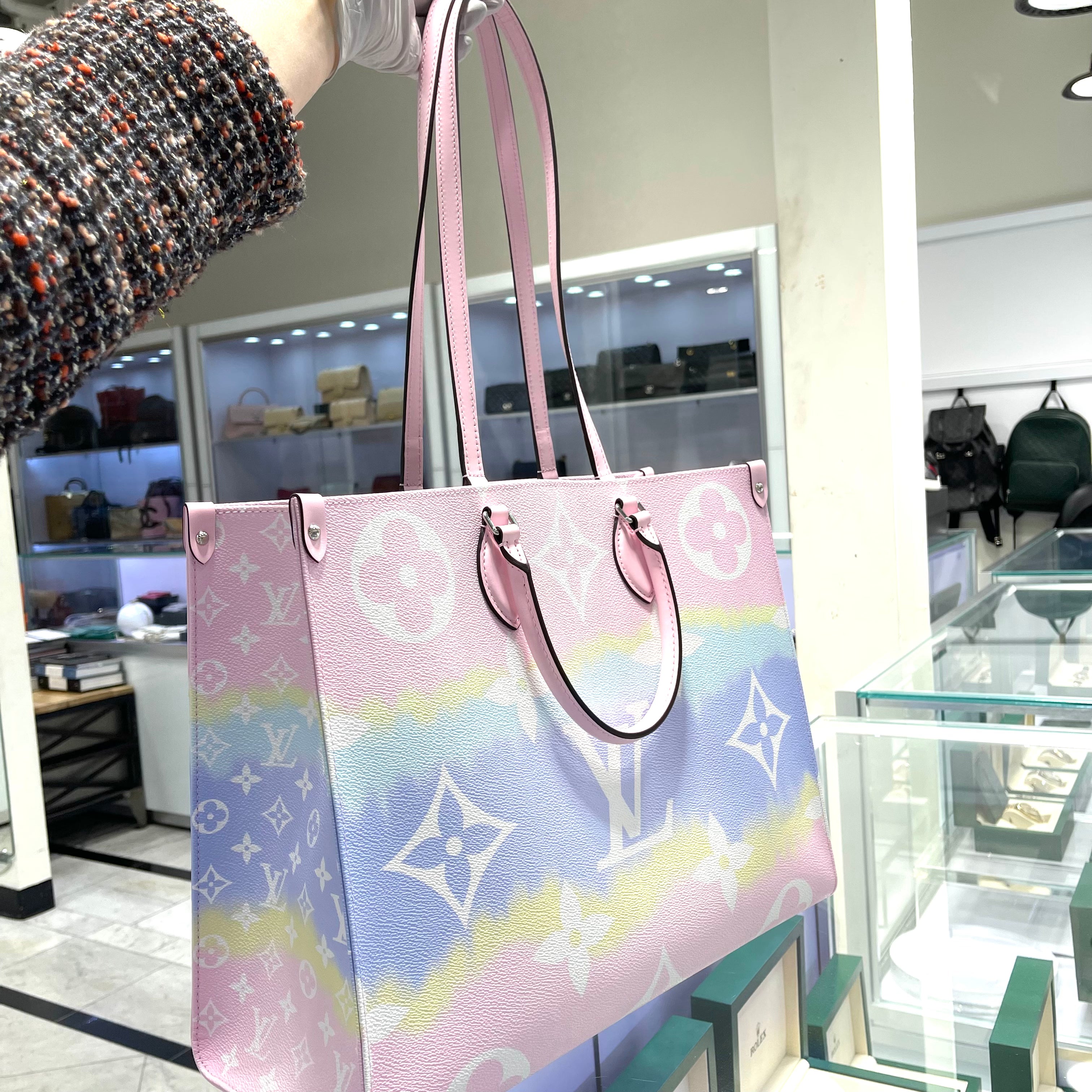 Louis Vuitton ONTHEGO GM Sunrise Pastel Tote Pink Purple Giant Flower  Monogram