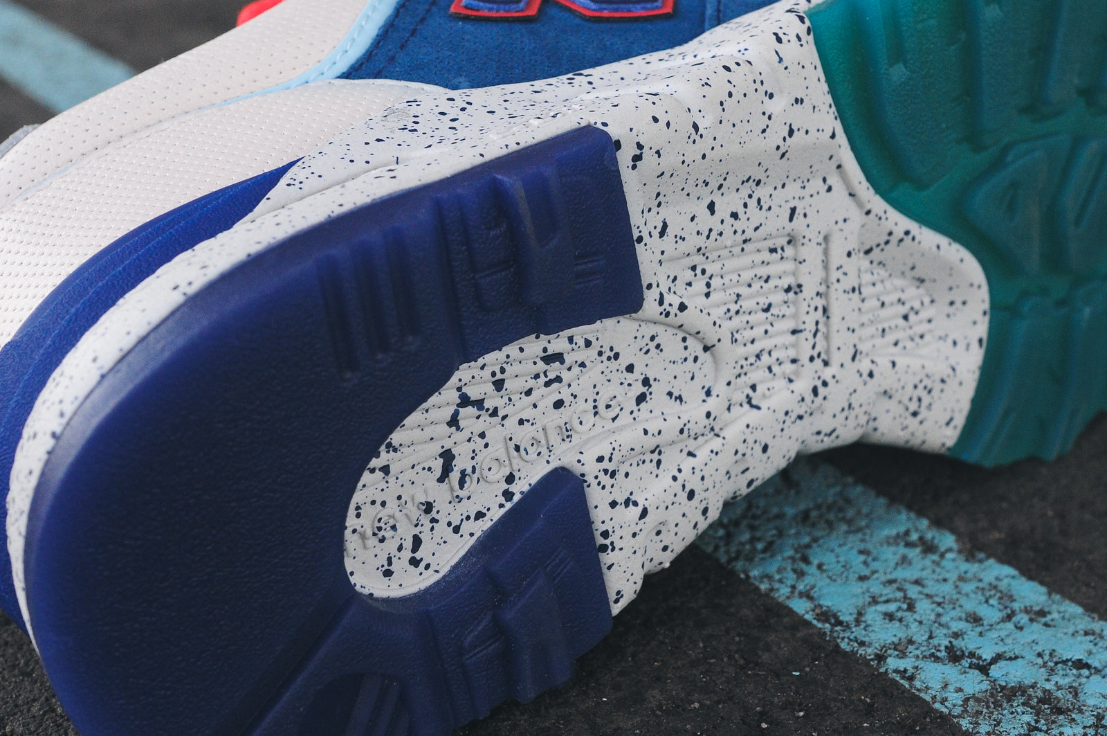 RONNIE FIEG x NEW BALANCE 530 - 